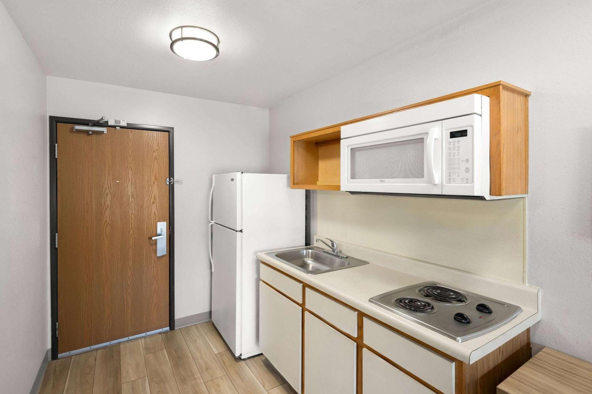 Days Inn & Suites By Wyndham Rochester South Extérieur photo