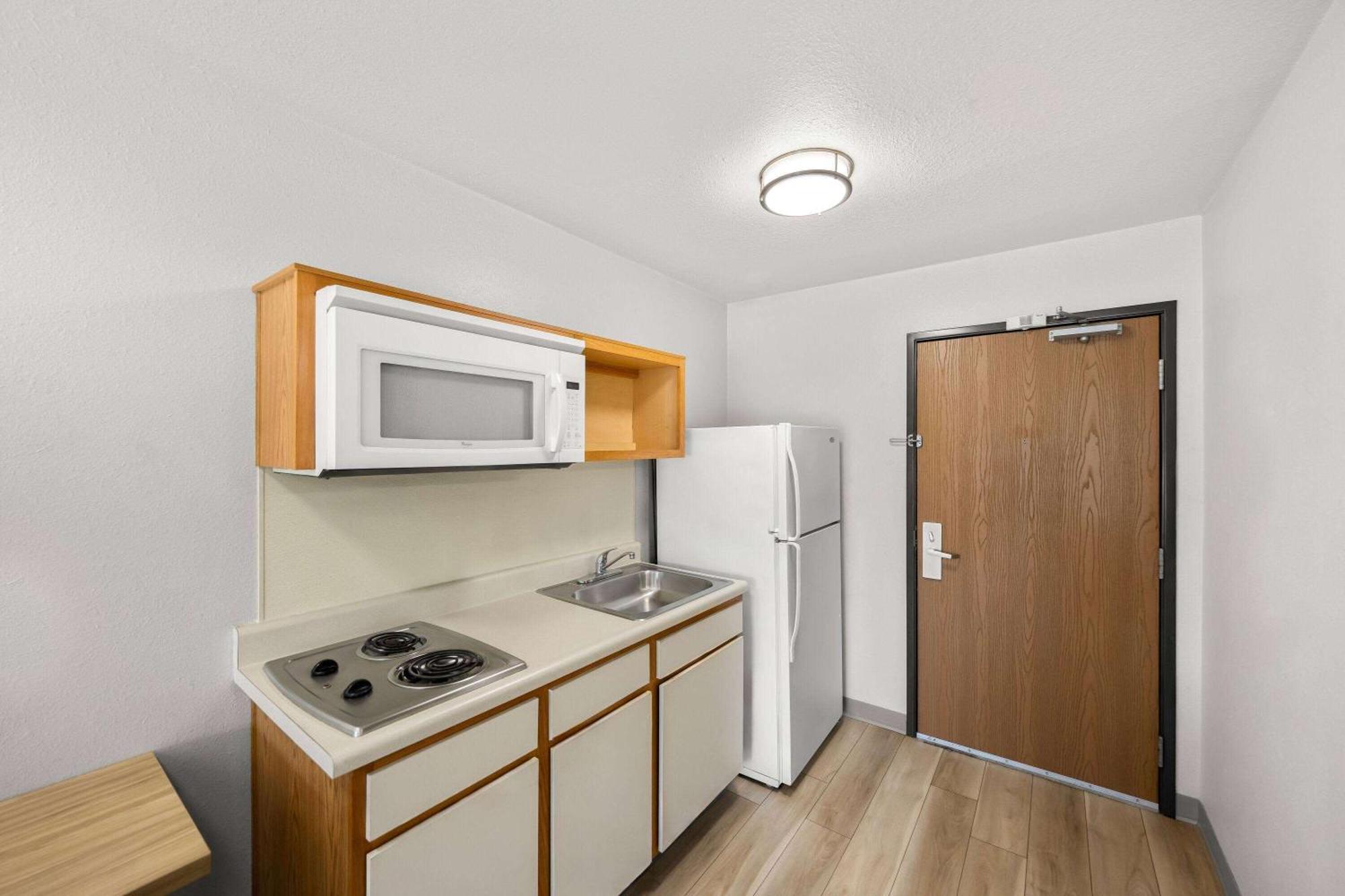 Days Inn & Suites By Wyndham Rochester South Extérieur photo