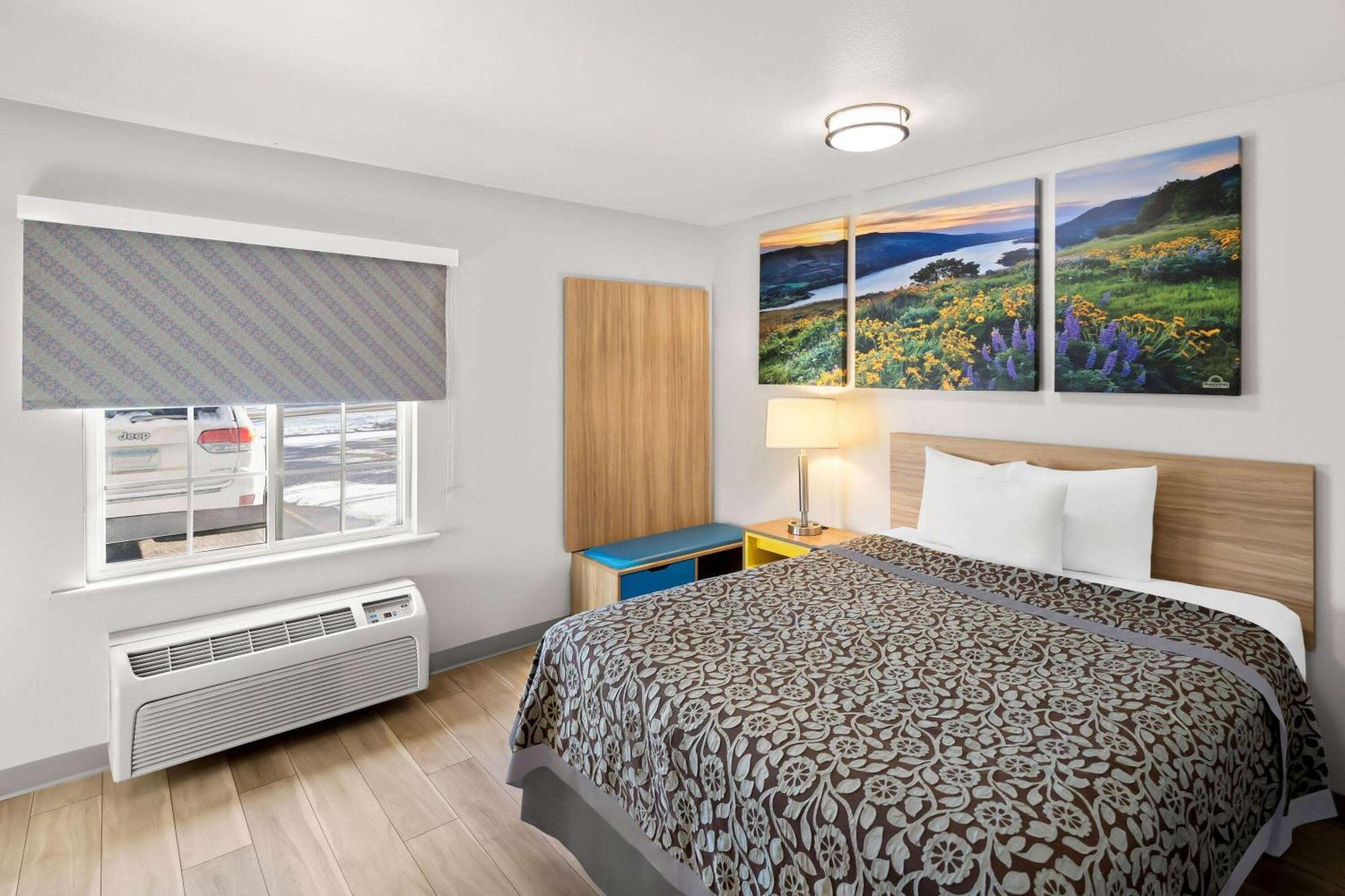 Days Inn & Suites By Wyndham Rochester South Extérieur photo