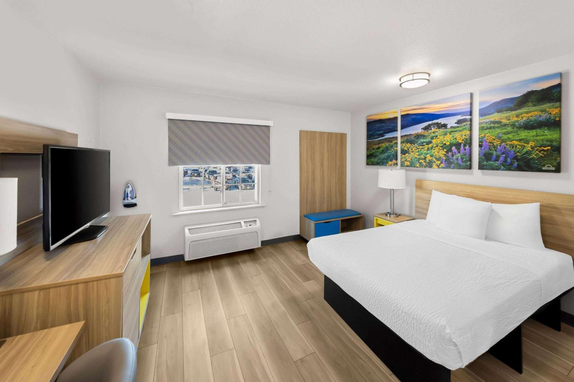 Days Inn & Suites By Wyndham Rochester South Extérieur photo