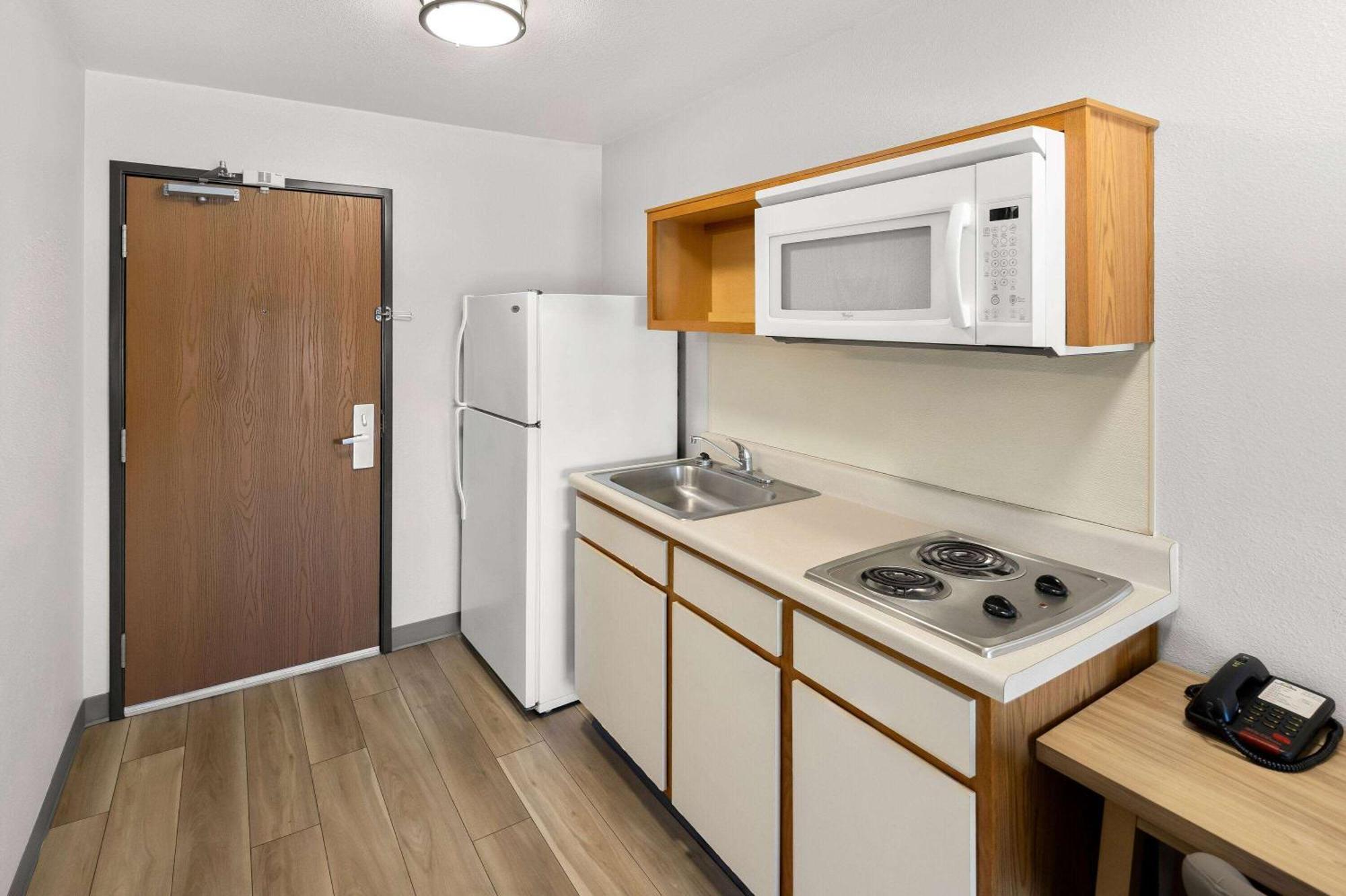 Days Inn & Suites By Wyndham Rochester South Extérieur photo
