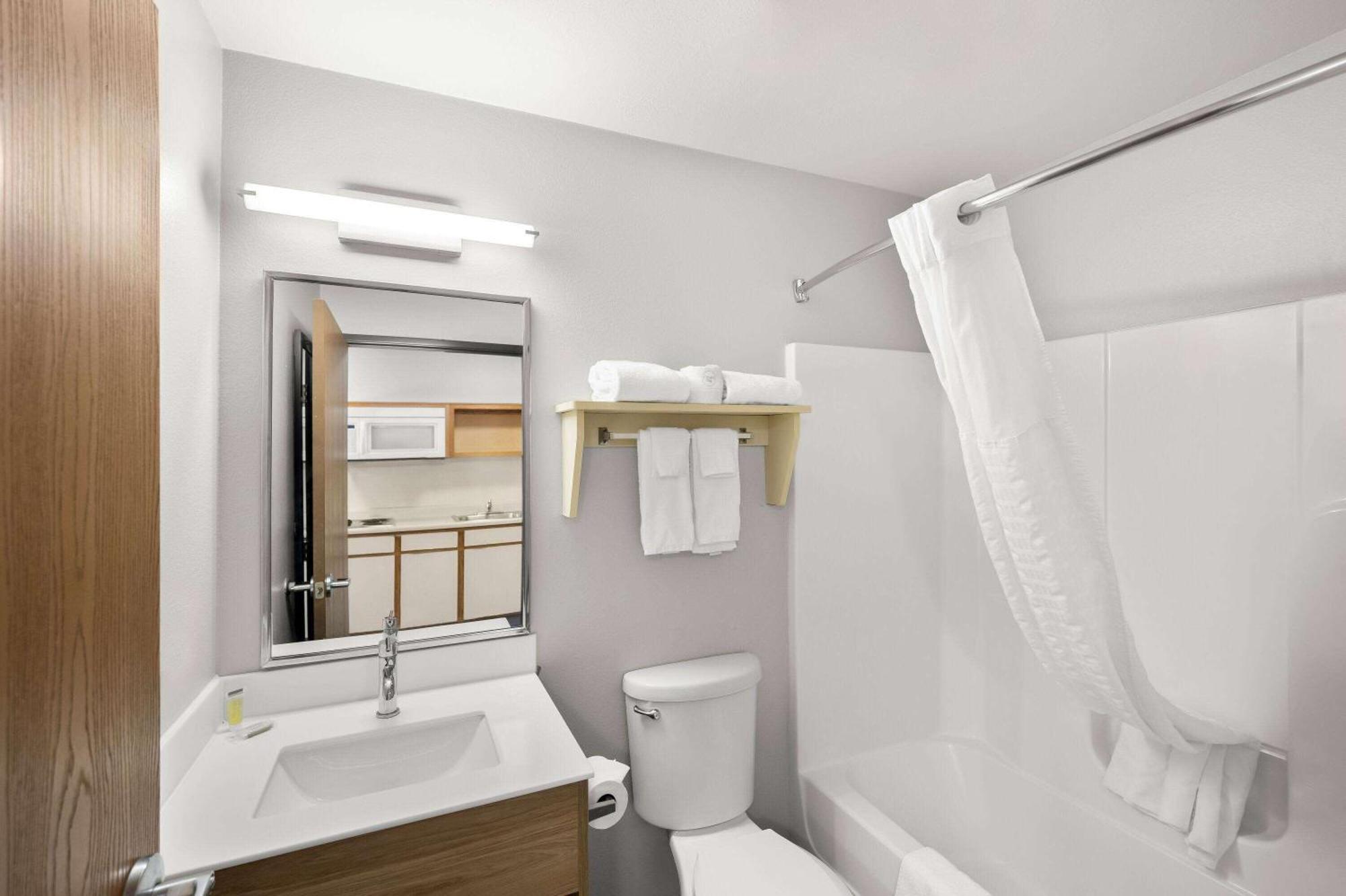 Days Inn & Suites By Wyndham Rochester South Extérieur photo