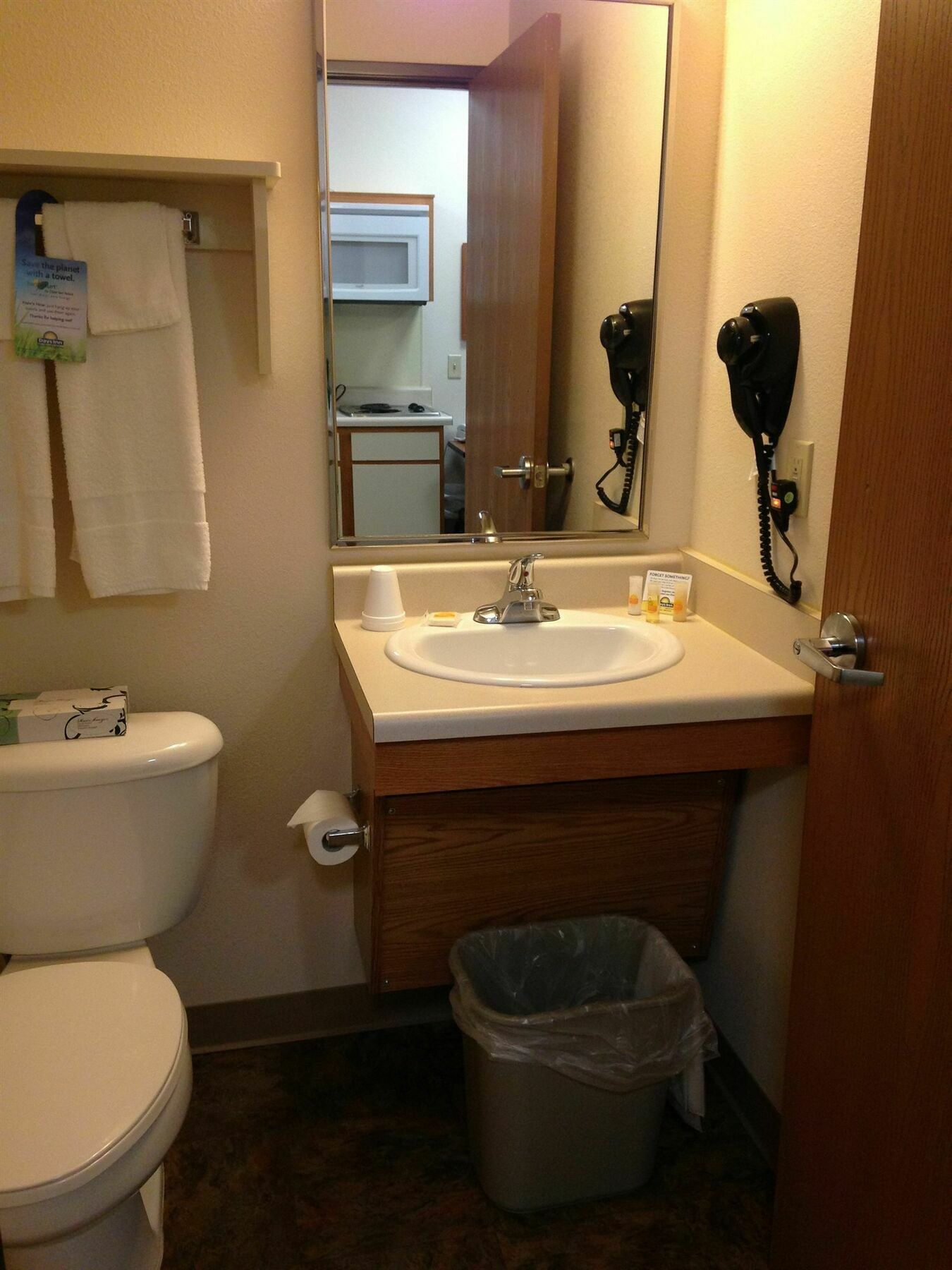 Days Inn & Suites By Wyndham Rochester South Extérieur photo