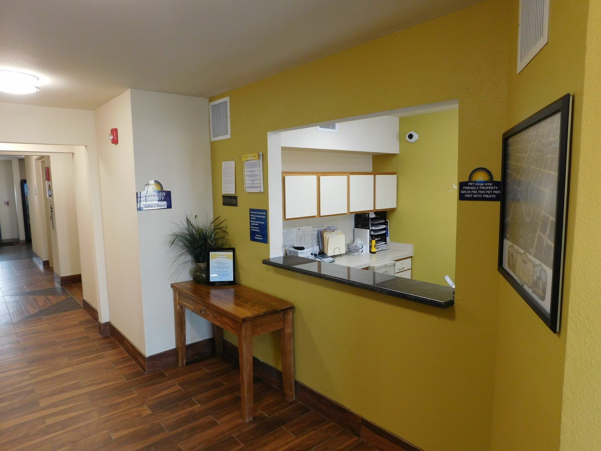 Days Inn & Suites By Wyndham Rochester South Extérieur photo